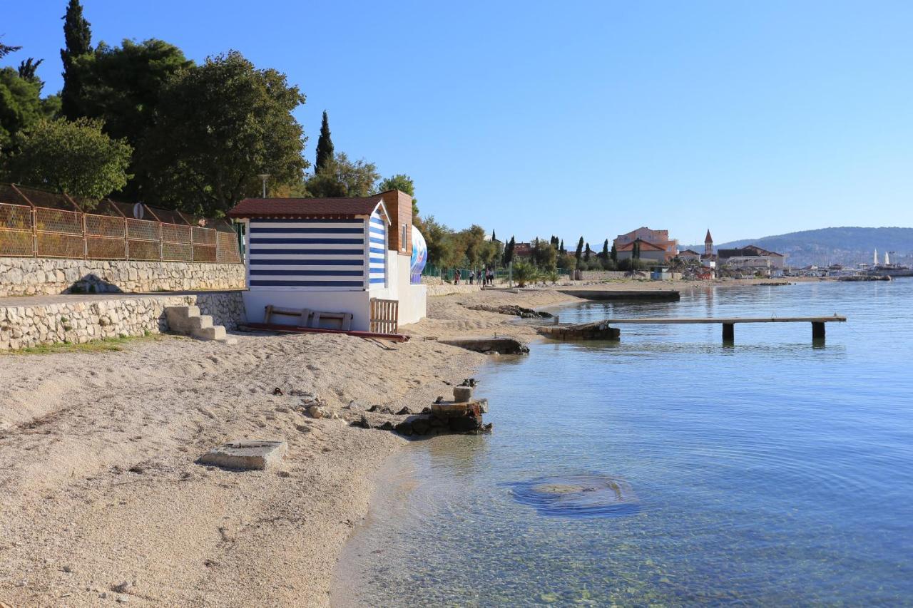 Apartments By The Sea Seget Donji, Trogir - 2029 Exterior photo