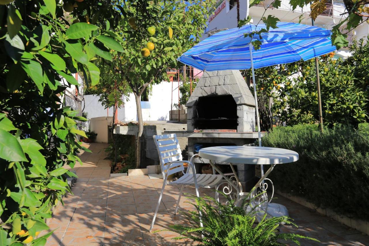 Apartments By The Sea Seget Donji, Trogir - 2029 Exterior photo