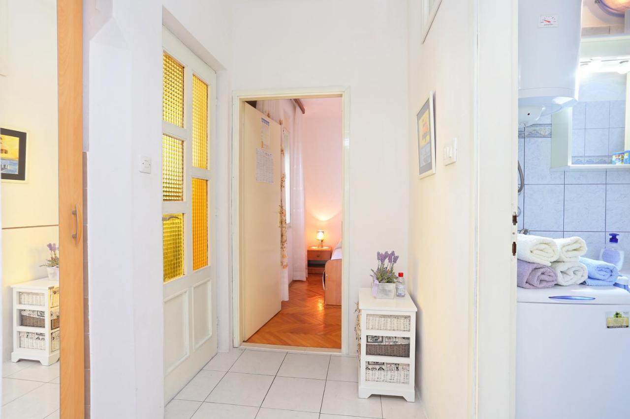 Apartments By The Sea Seget Donji, Trogir - 2029 Exterior photo