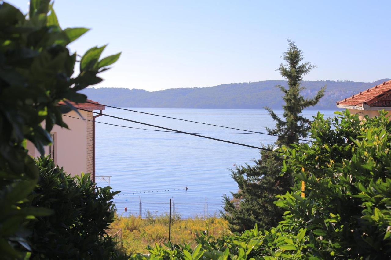 Apartments By The Sea Seget Donji, Trogir - 2029 Exterior photo